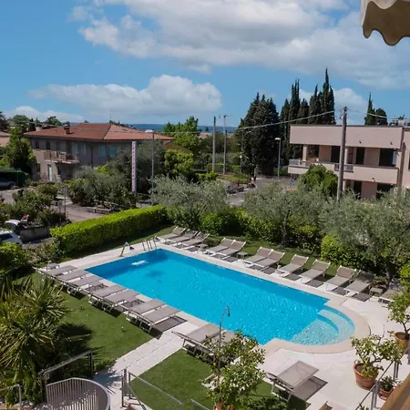 Al Sole מלון